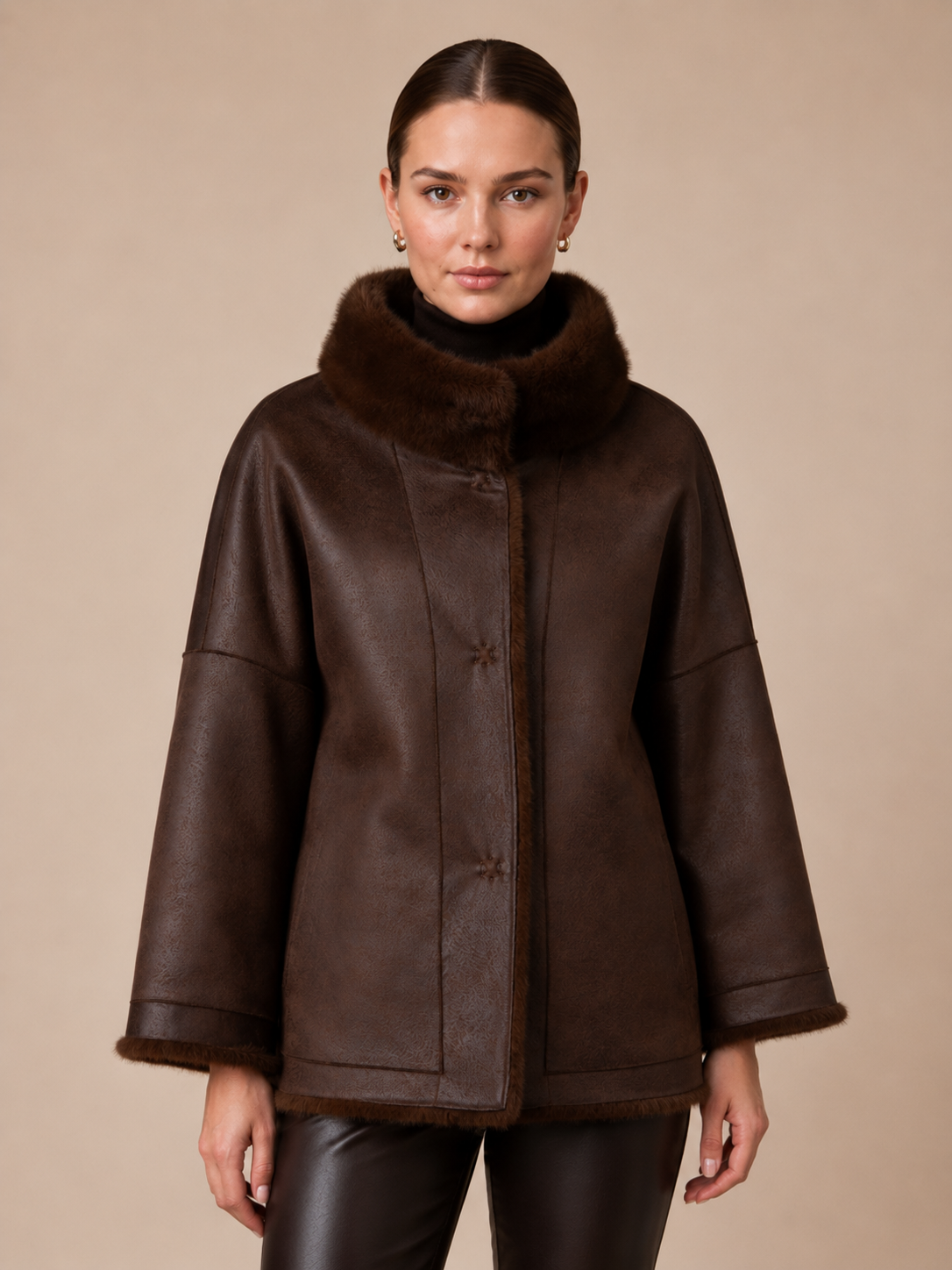 Artico Kuschelige Fake-Fur-Wendejacke Schokobraun - Textur & Detail
