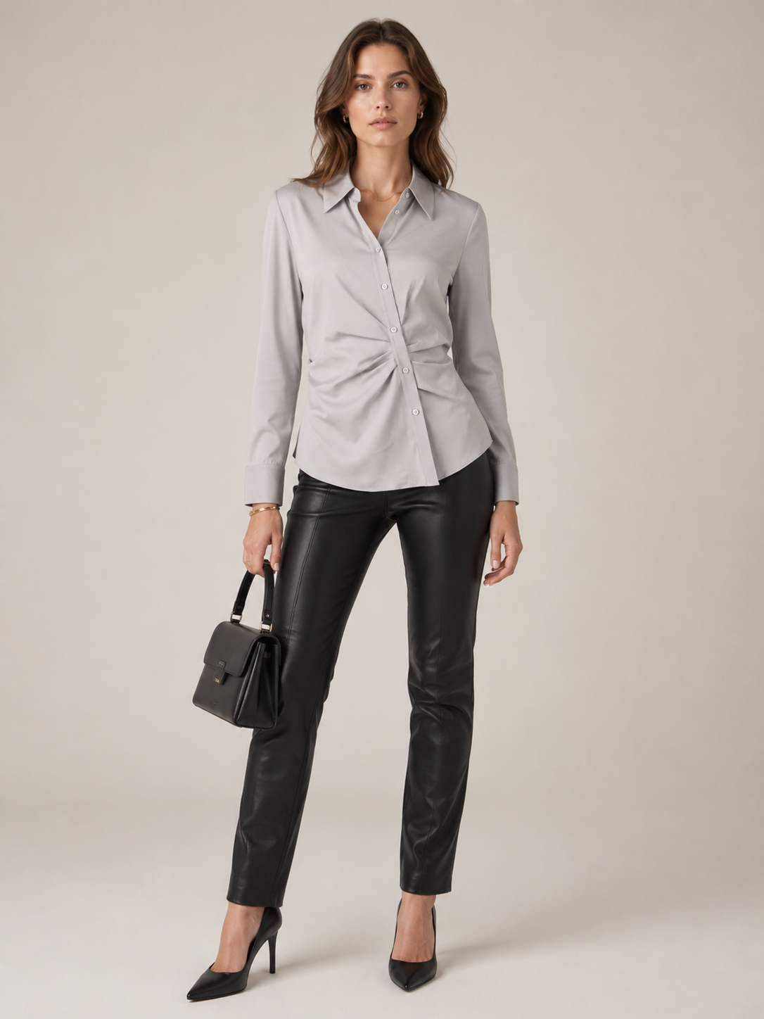 Drapierte Bluse „LARA“ Edles Silbergrau mit luxuriösem Seidenglanz