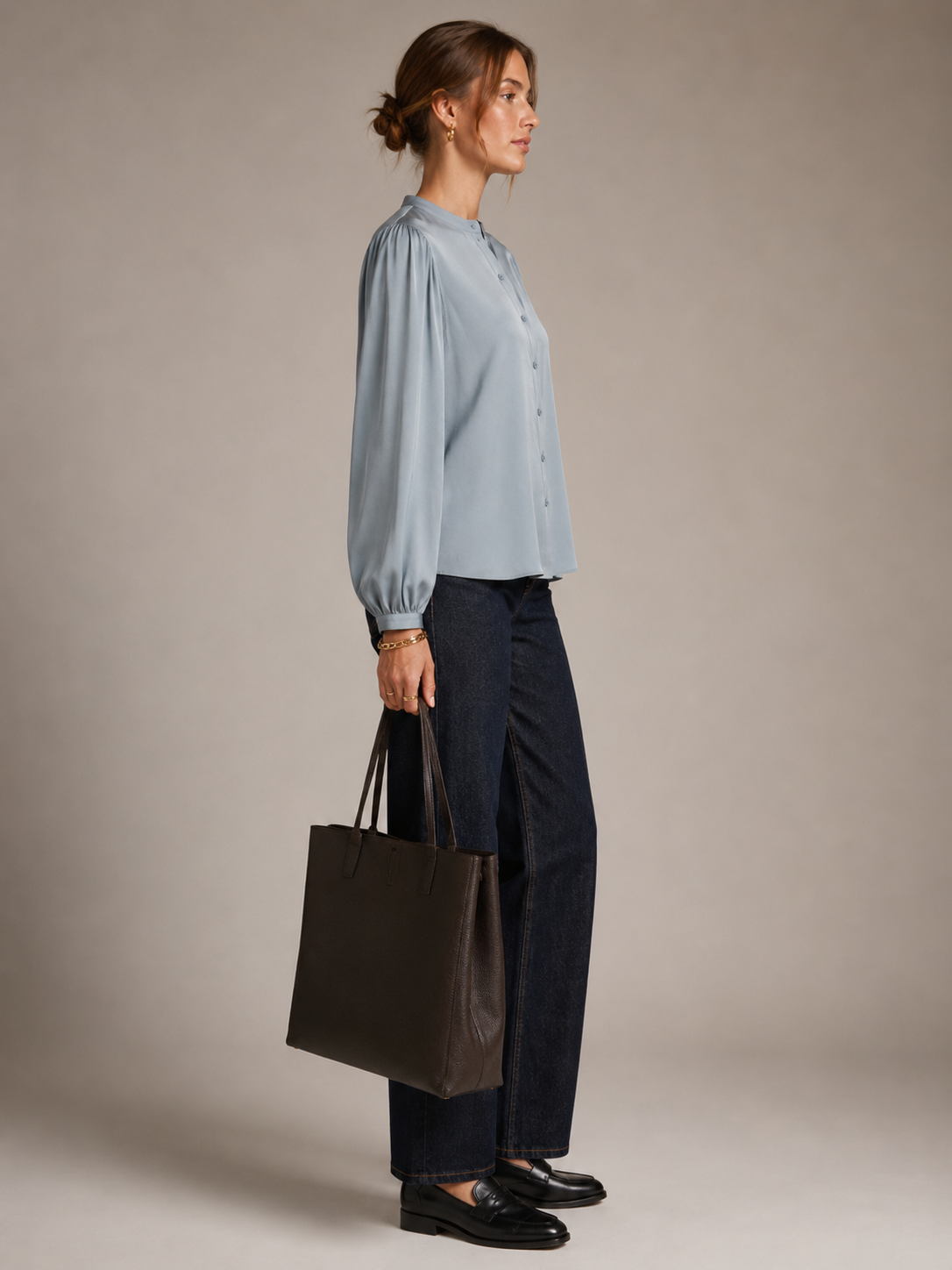 Seidenbluse „LUCIA“ Silbergrau mit dezentem Glanz