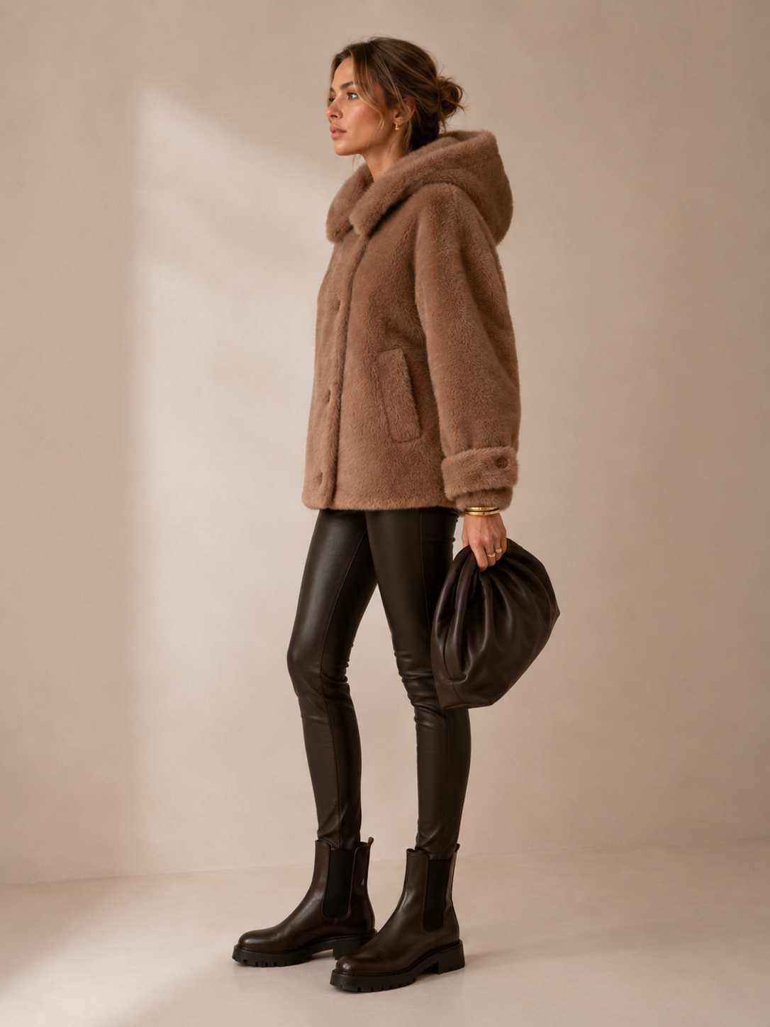 Artico Exklusive Kuschelige Fake-Fur-Jacke Taupe Braun - Design-Fokus