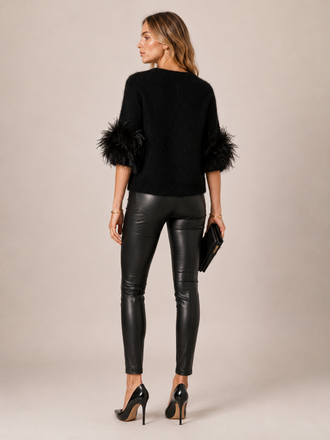 Blossom & Co. Statement-Strickjacke Federbesatz Schwarz - Textur & Detail