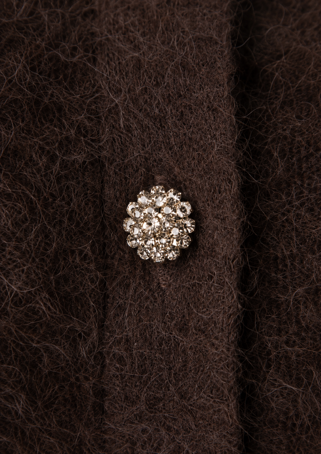 Flauschige Kaschmir-Strickjacke „Schmuckknöpfe“ Schokobraun