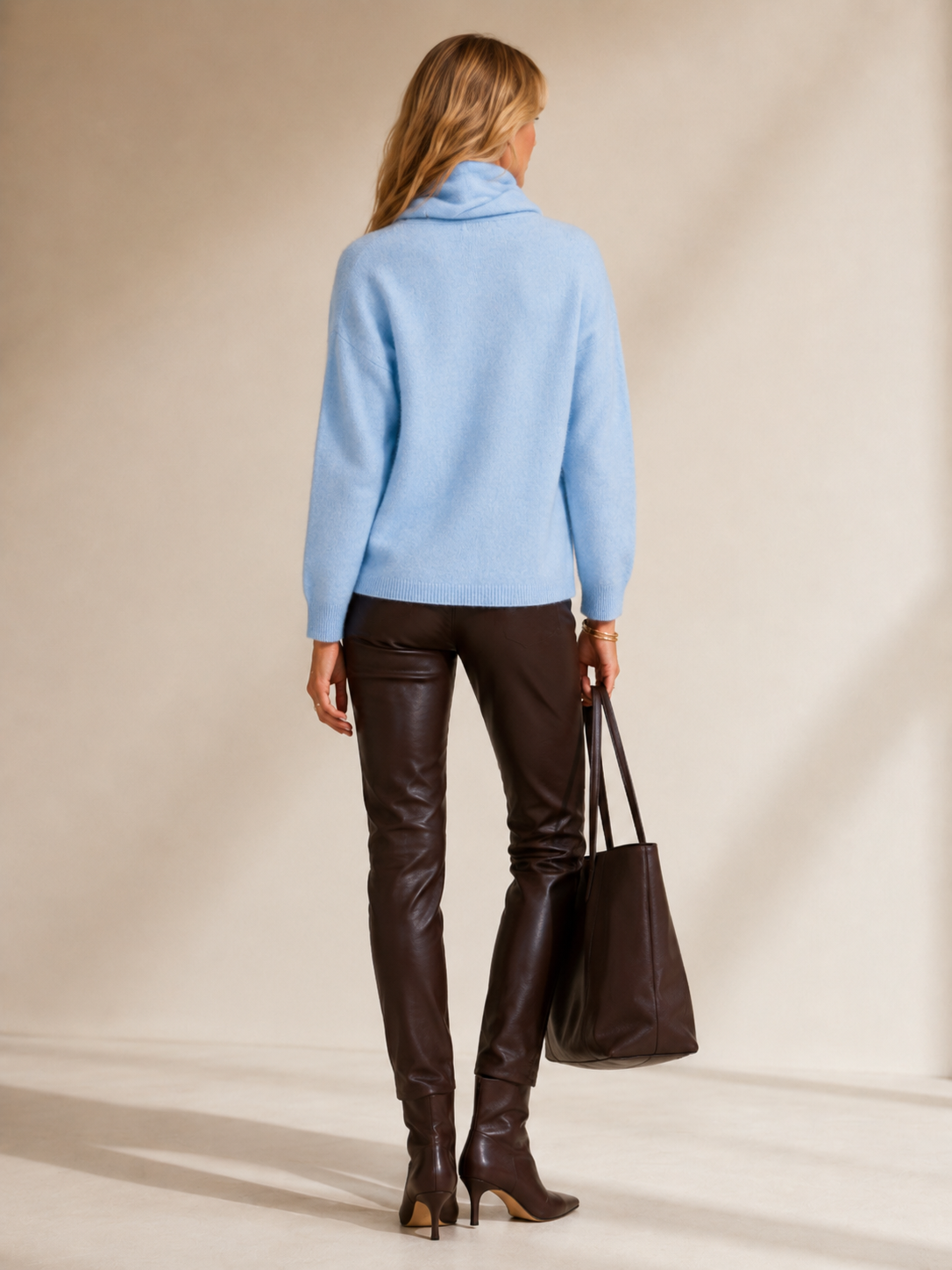 Blossom & Co. Pullover mit integriertem Schal Hellblau - Textur & Detail