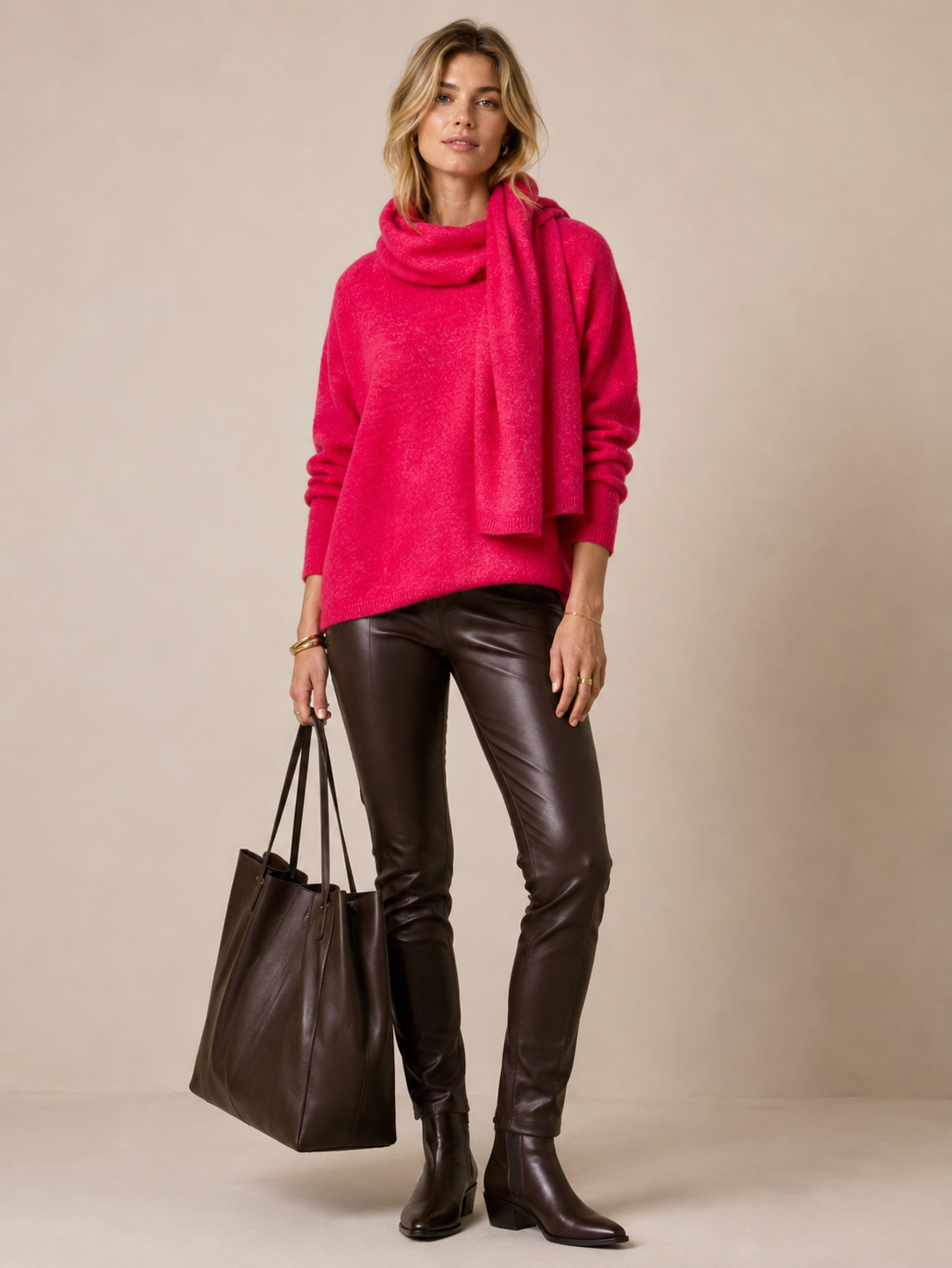 Blossom & Co. Pullover mit integriertem Schal Leuchtendem Pink (Hot Pink) - Editorial-Ansicht