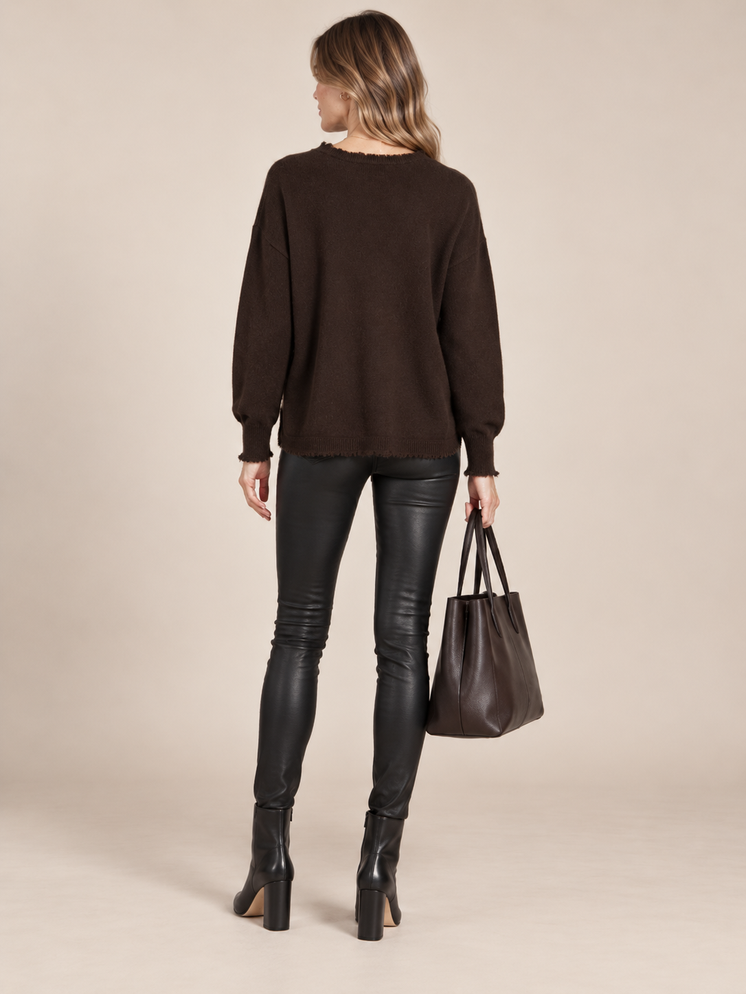 Blossom & Co. Kaschmir Signature Pullover Schokobraun - Textur & Detail