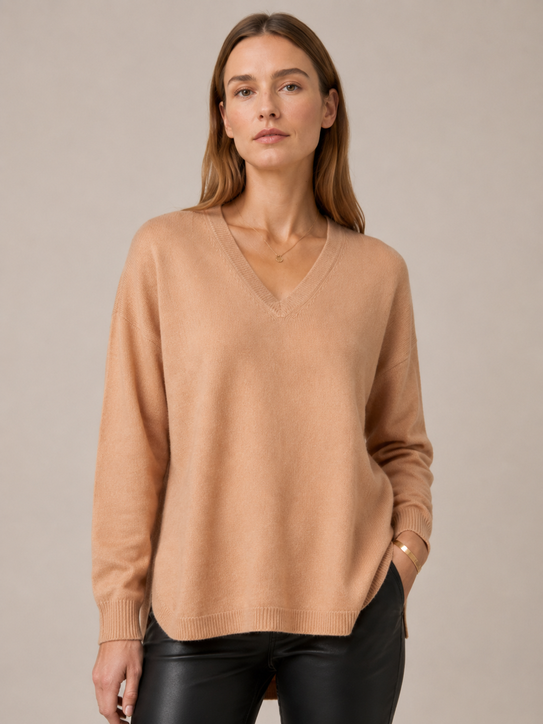 Blossom & Co. Zeitloser Kaschmir-Pullover Camel - Lookbook-Impression