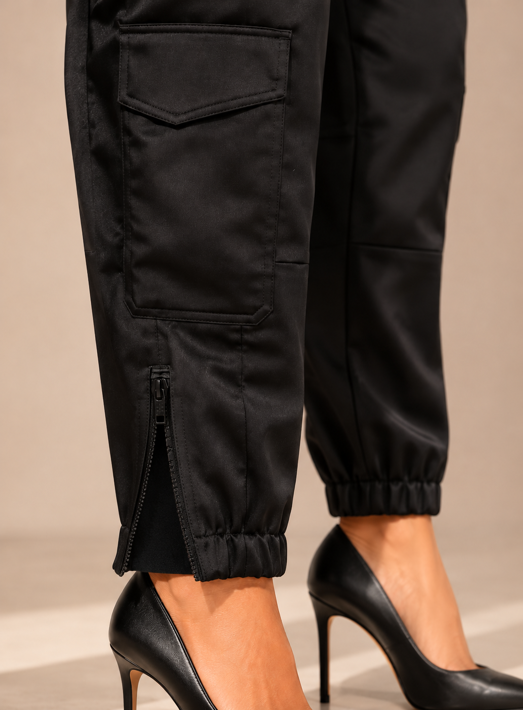 Satin-Cargo-Pants „Karo“ Schwarz