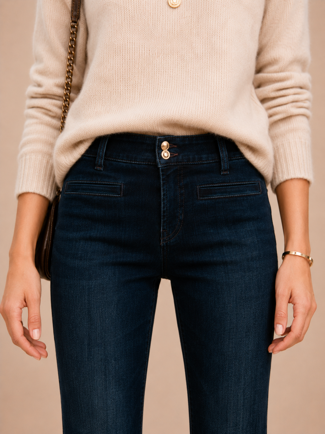 Flared-Jeans „Tessa“ Dunkelblaue Waschung