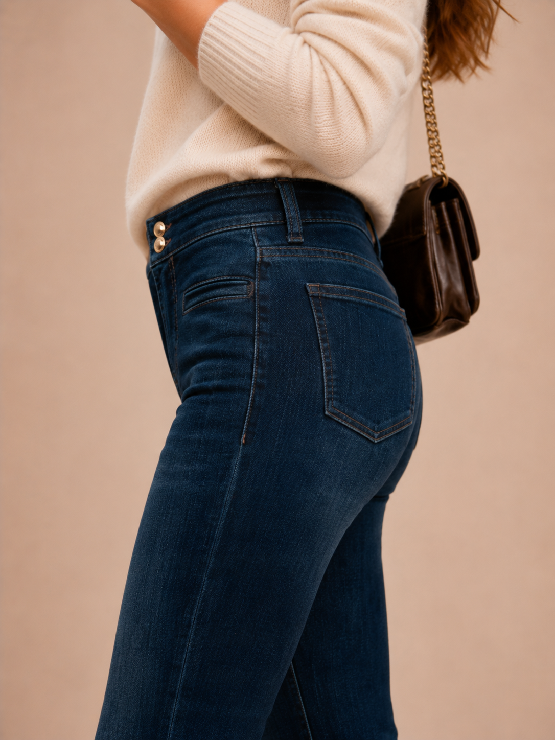 Flared-Jeans „Tessa“ Dunkelblaue Waschung