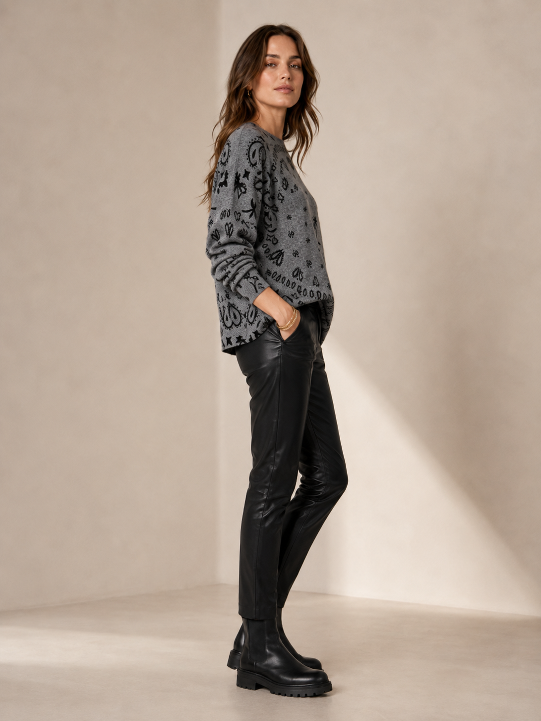 Statement-Pullover „Boho-Chic“ Melange Grau | Schwarz