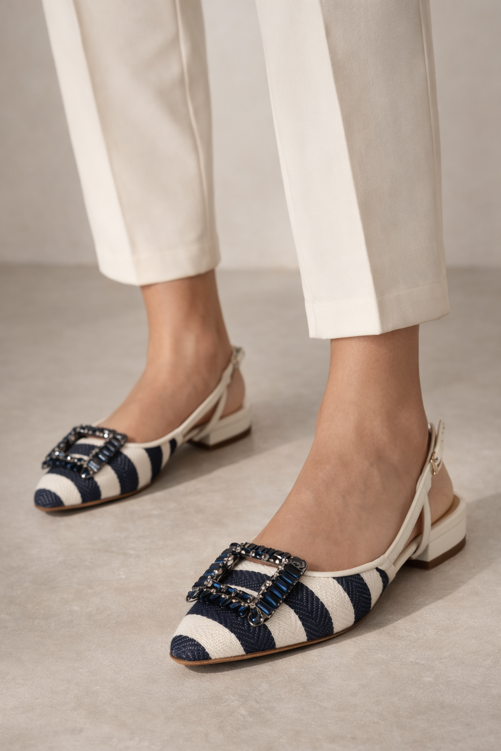 Die Kristall-Slingbacks Weiß | Blau