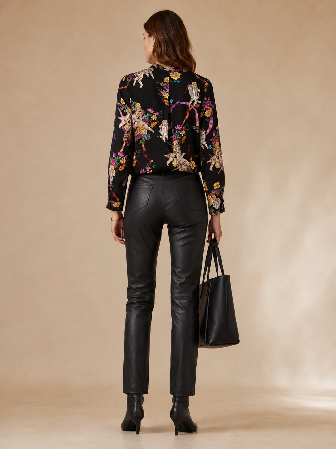 Statement-Bluse „Engel-Motiven“ Schwarz | Multicolor