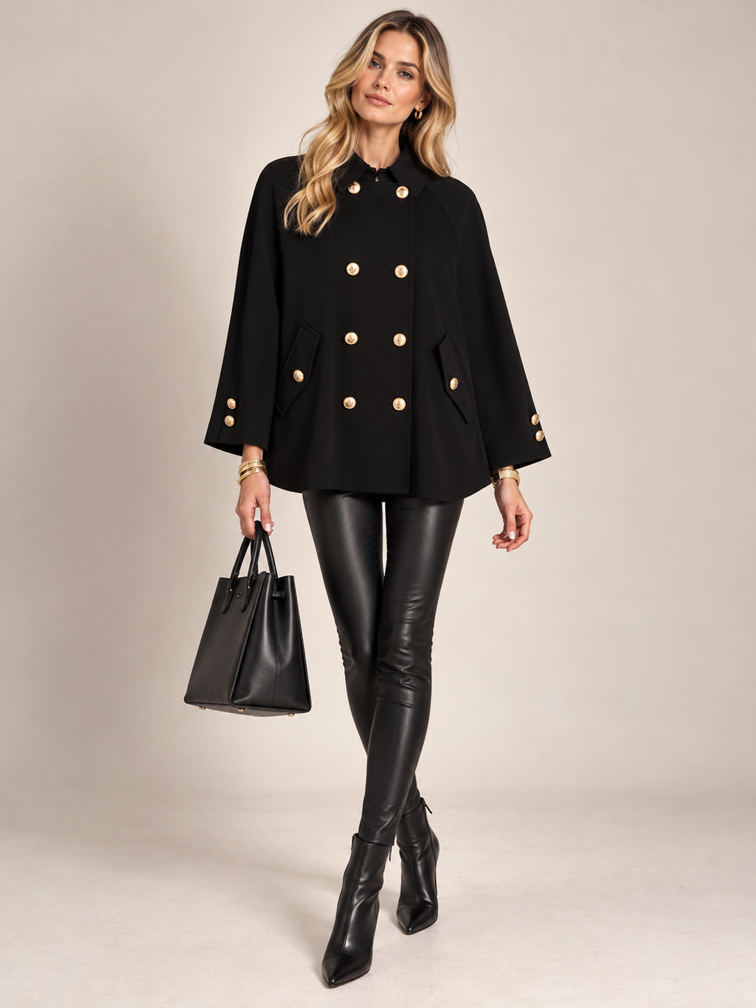 Fleur Cape-Jacke „Pariser Chic“ Schwarz / Frontansicht
