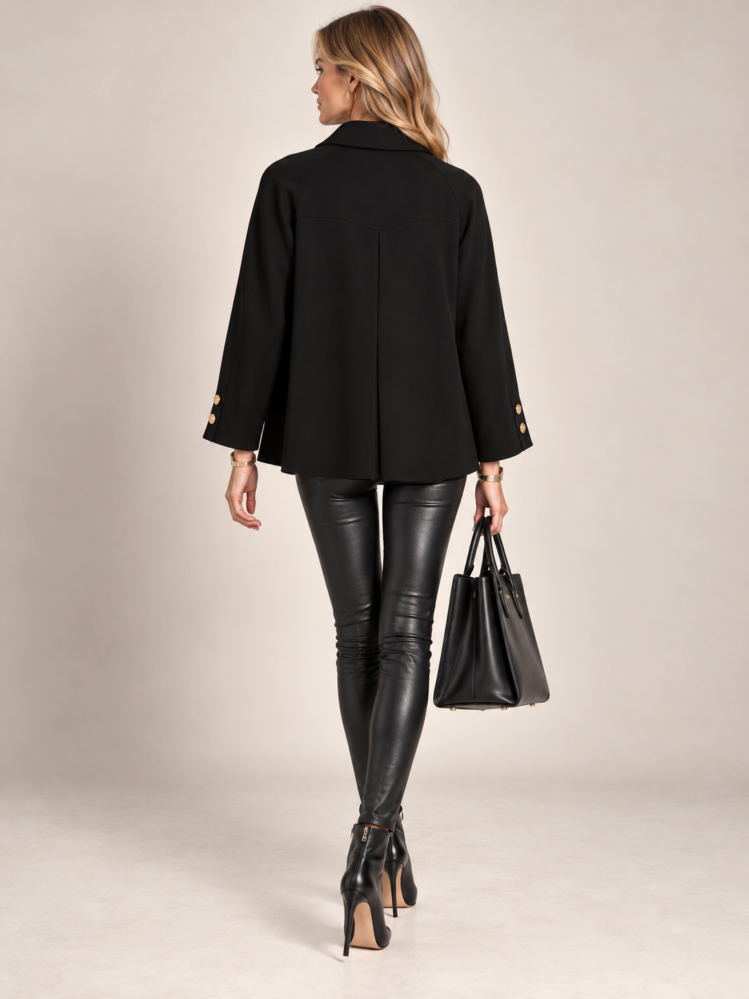 Fleur Cape-Jacke „Pariser Chic“ Schwarz / Rückansicht