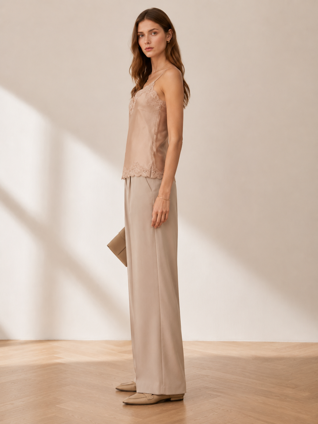 Seidene Spitzen-Camisole „Boudoir-Stil“ Hellbeige / Nude