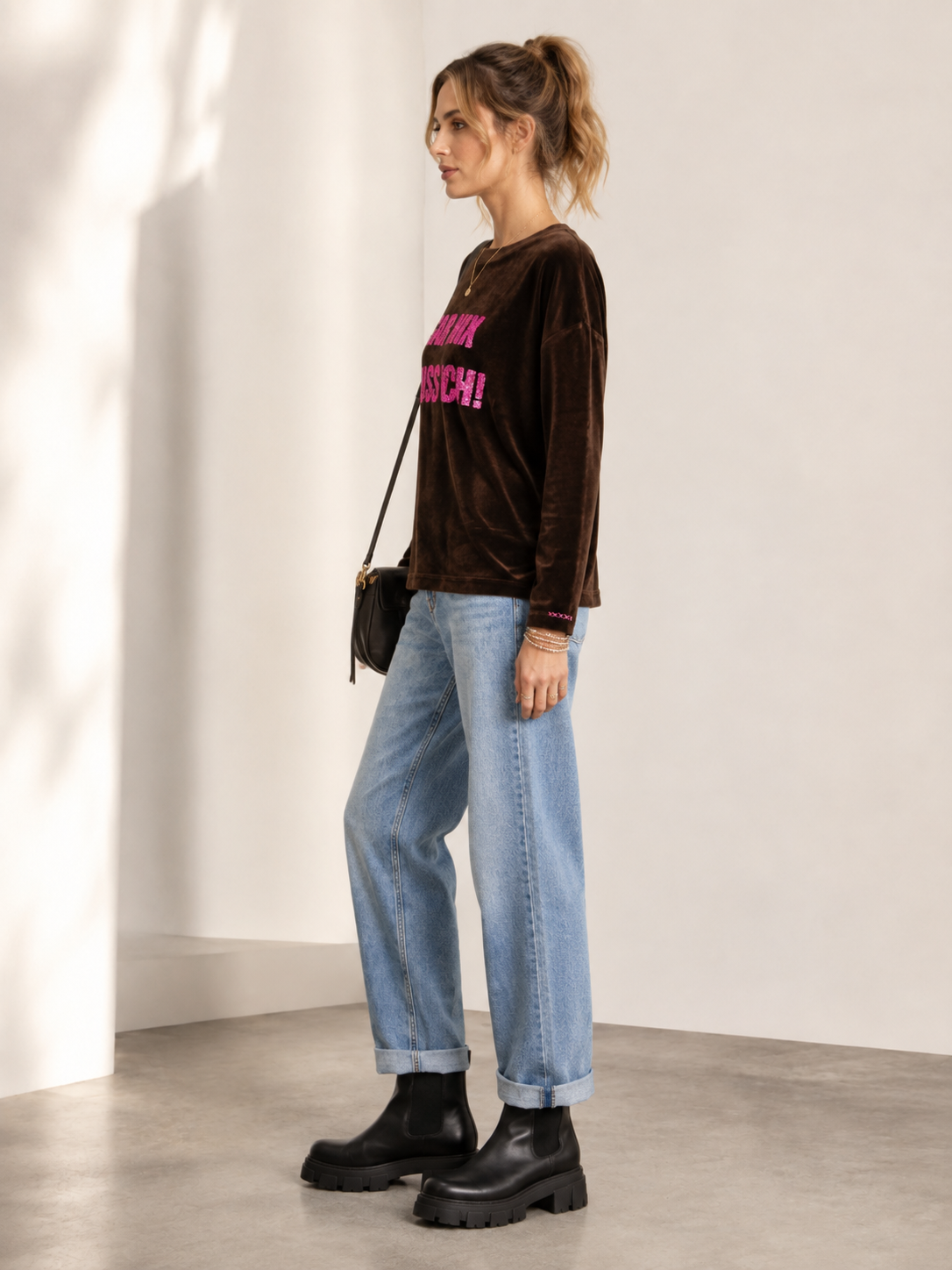 Samt-Sweatshirt „Gar nix muss ich!“ Braun | Pink