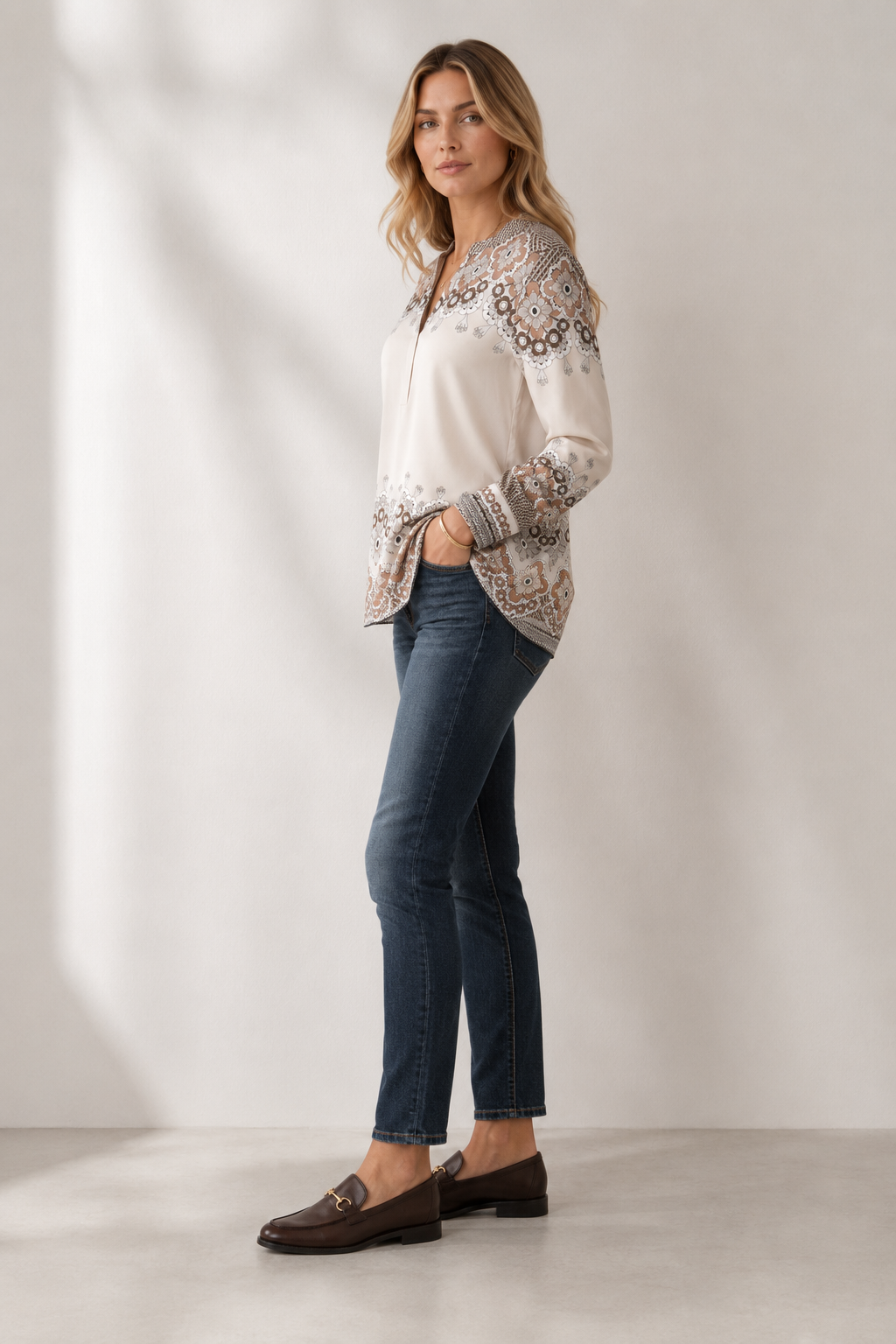 Seidenbluse „Ornamental-Floralen“ Beige-, Braun- | Taupe-Tönen