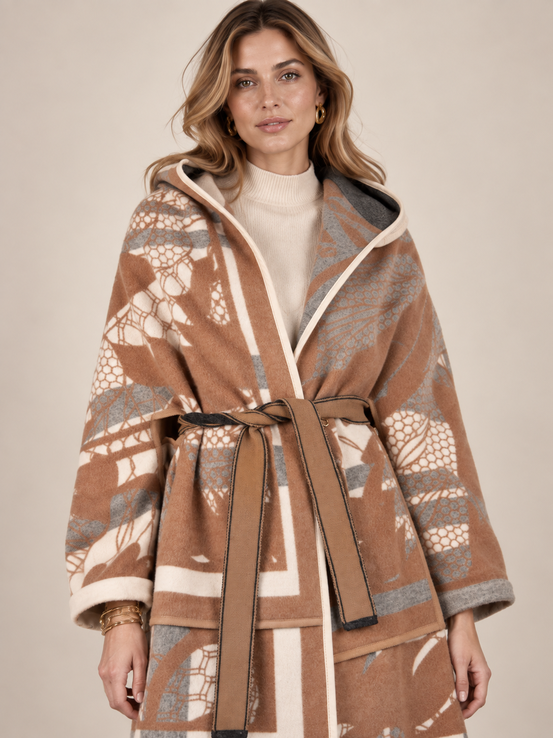 La Couverture / Komfort Kimono-Mantel „Italienische Handwerkskunst“ Camel | Beige | Grau / Zoomansicht