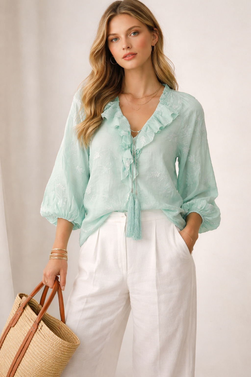 Bestickte Ramie-Bluse Mint | Weiß