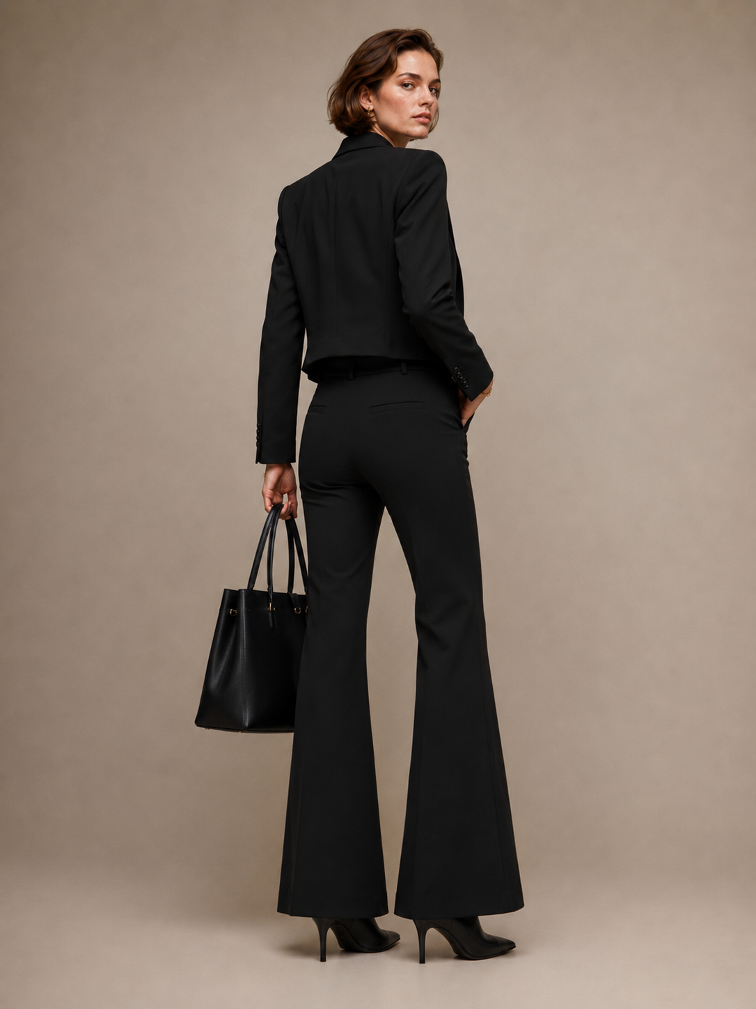 Flared-Hose „Asha“ Schwarz