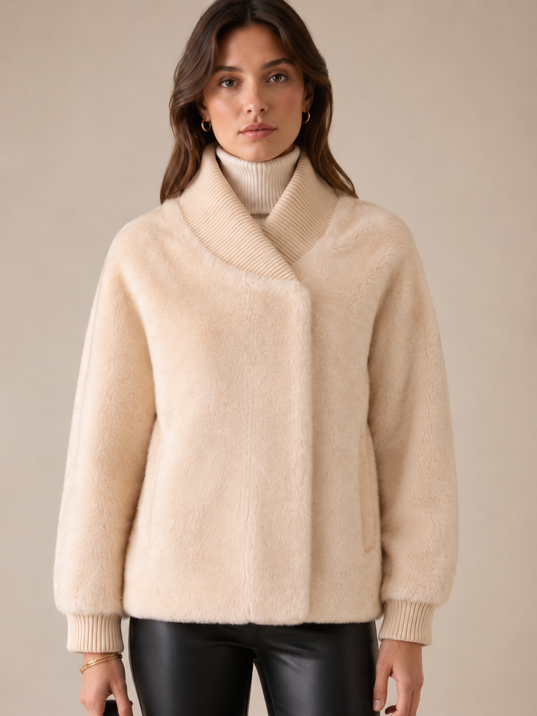 Kuschelige Fake-Fur-Jacke Beige