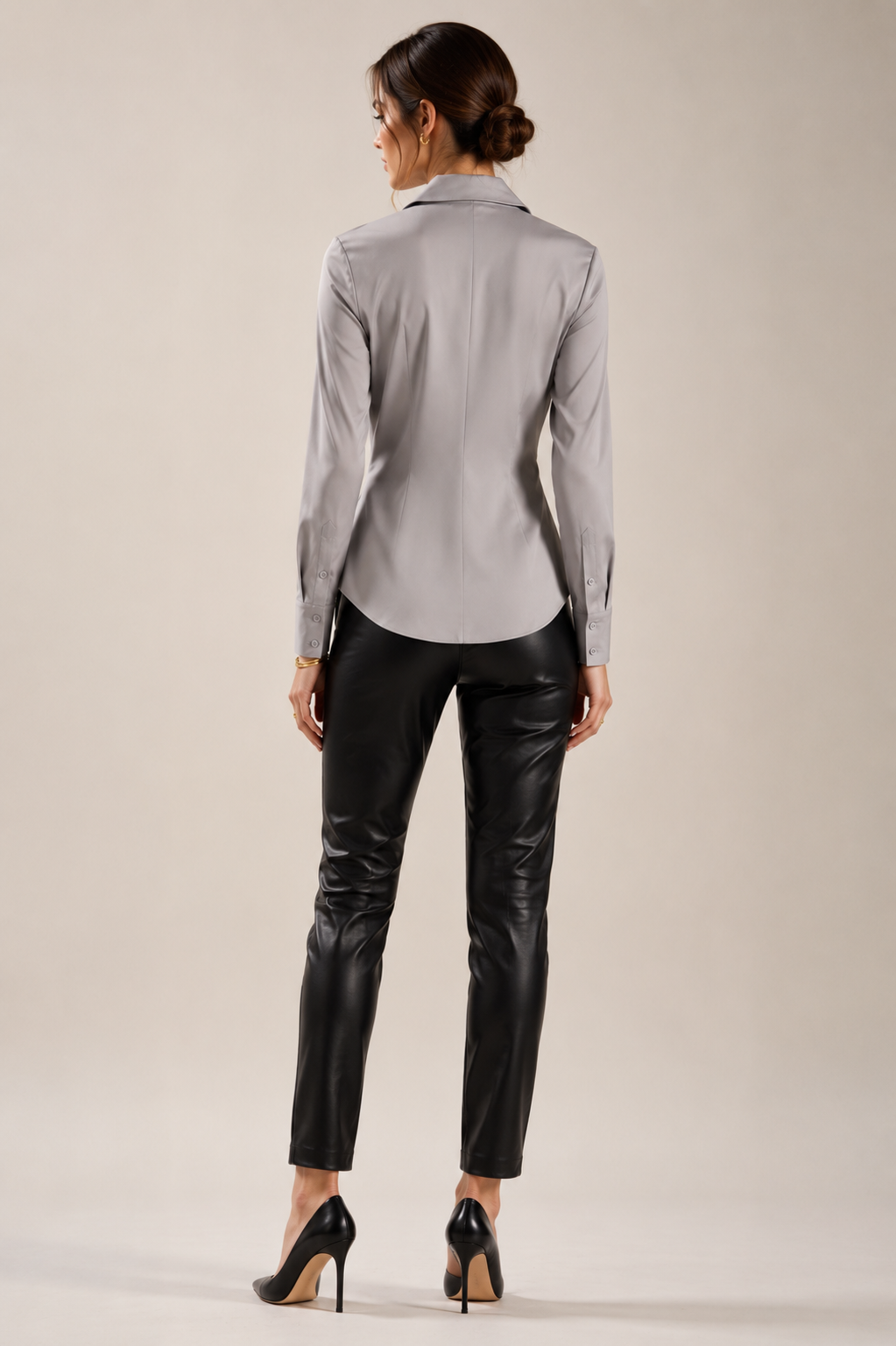 Drapierte Bluse „LARA“ Edles Silbergrau mit luxuriösem Seidenglanz