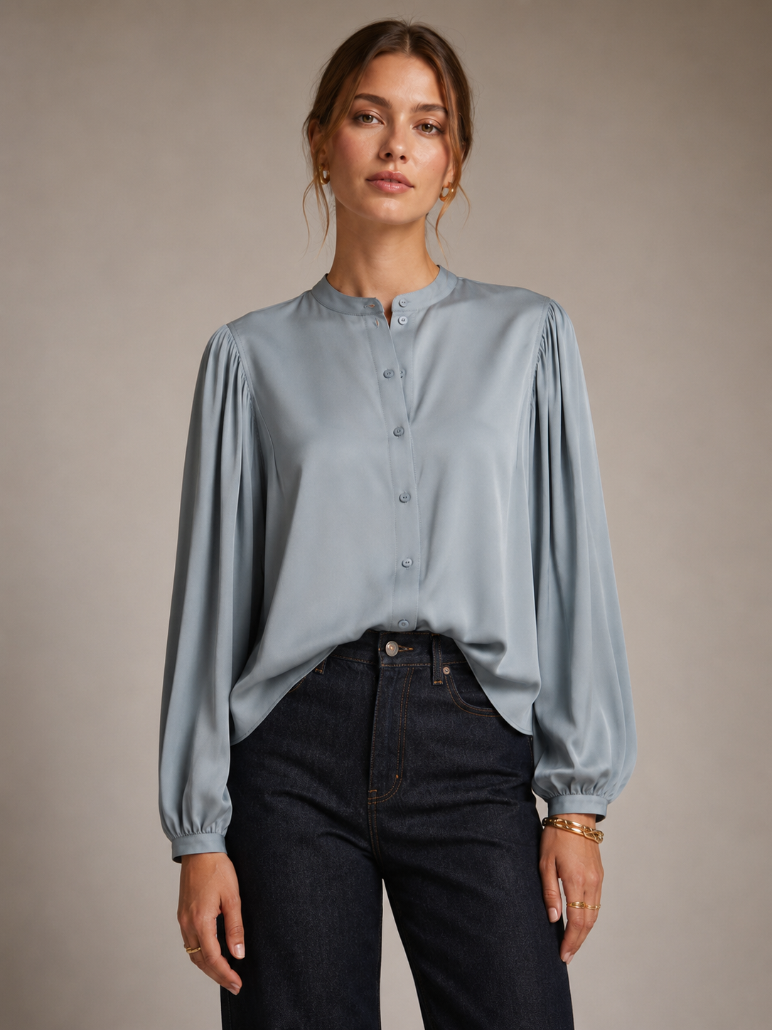Seidenbluse „LUCIA“ Silbergrau mit dezentem Glanz