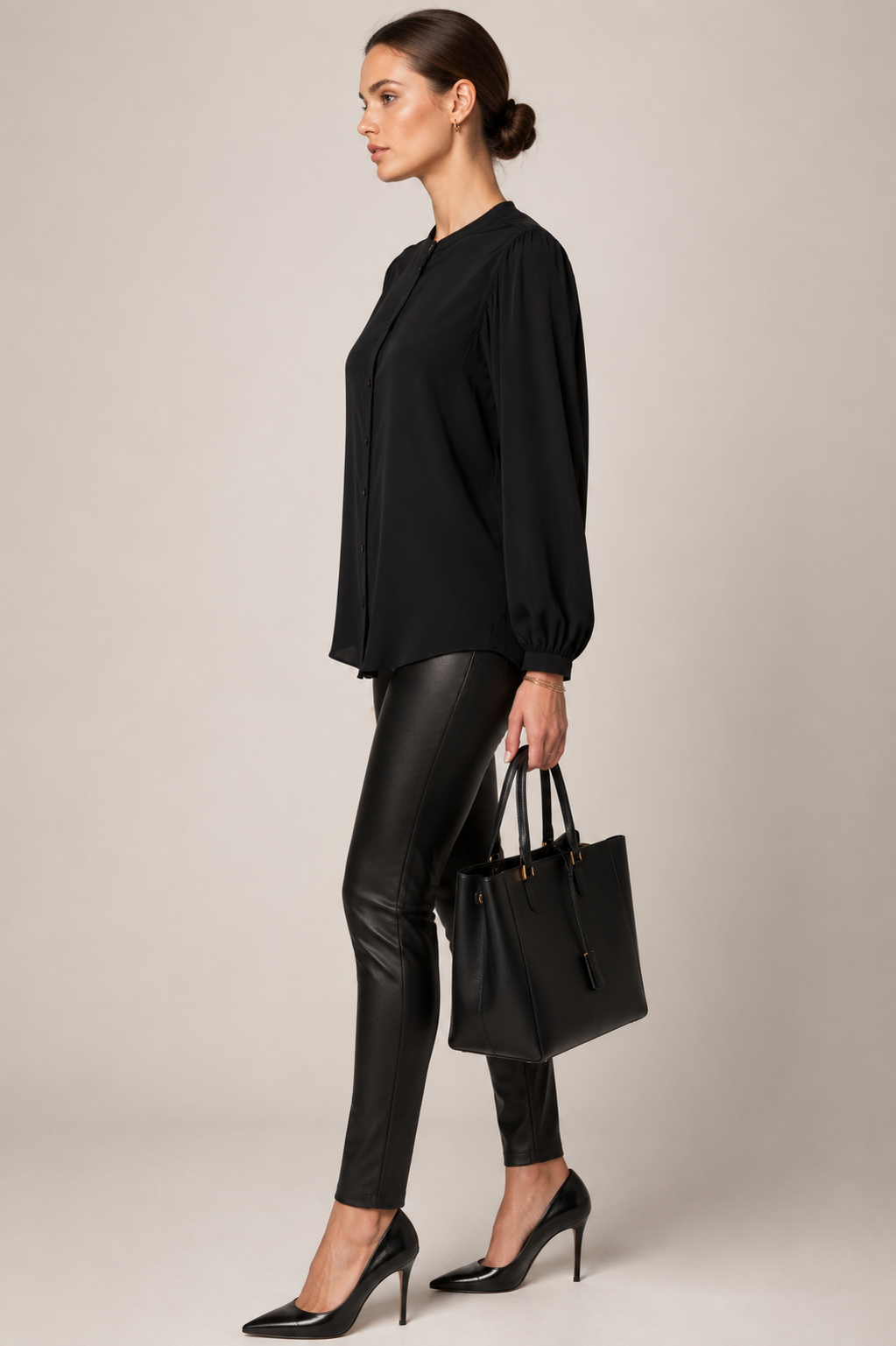 Zeitlose Seidenbluse „LUCIA“ Schwarz