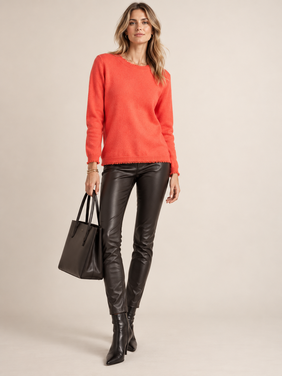 Blossom & Co. Kaschmir Signature Pullover Koralle - Editorial-Ansicht