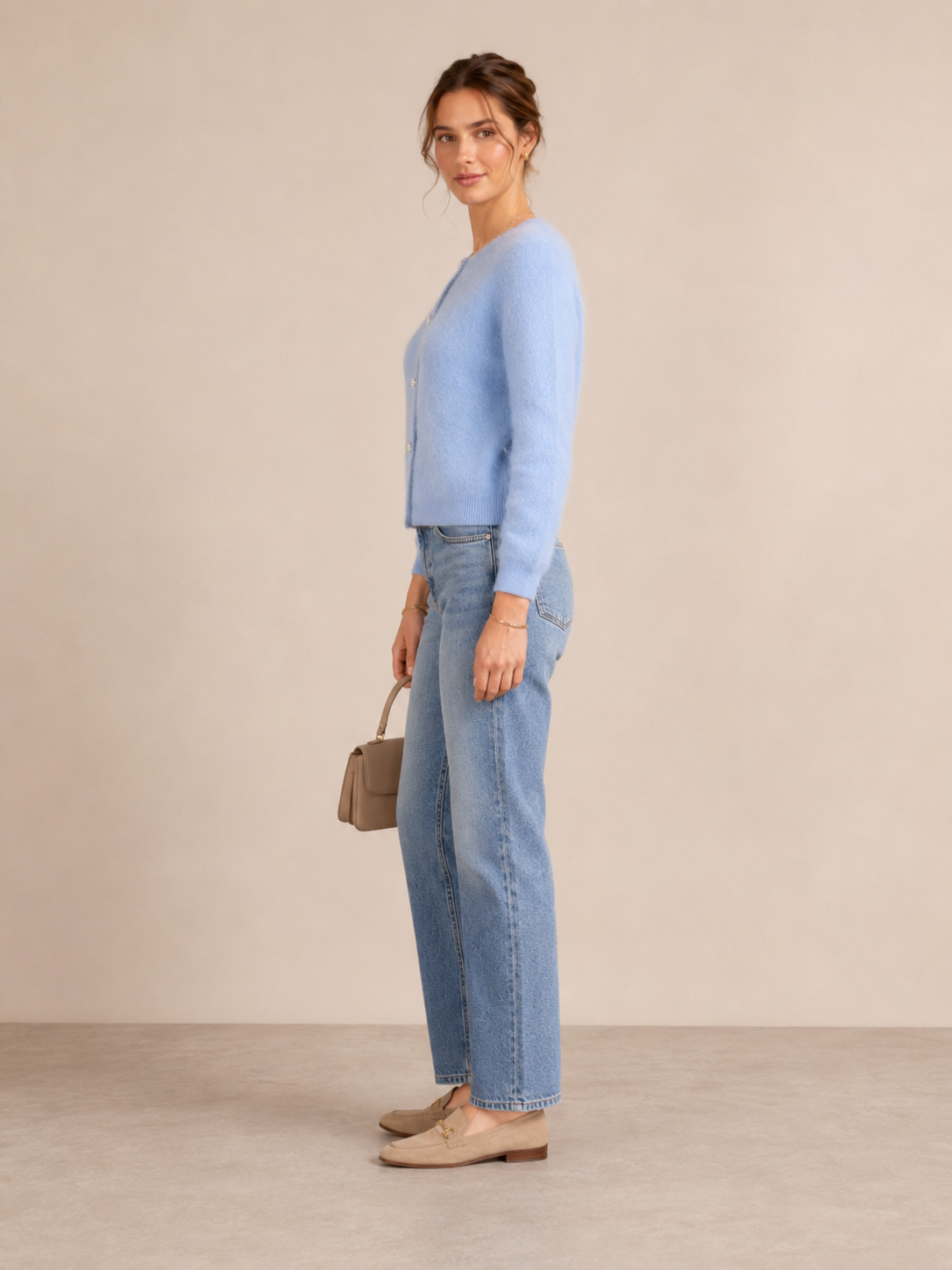 Flauschige Kaschmir-Strickjacke „Schmuckknöpfe“ Hellblau