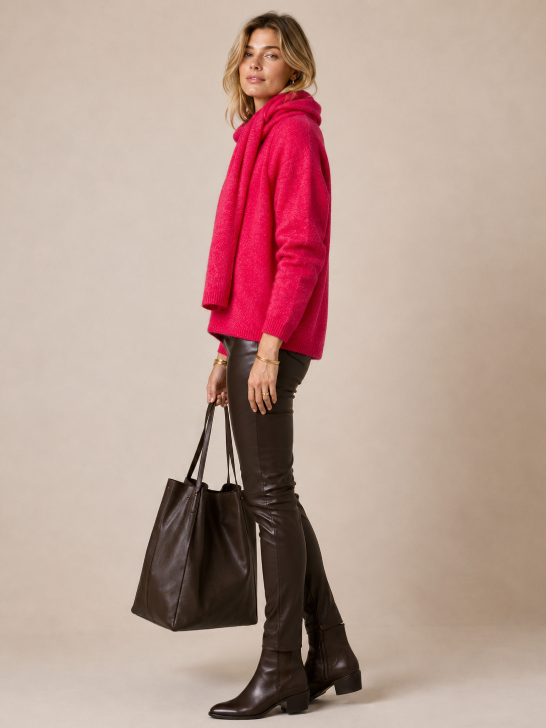 Blossom & Co. Pullover mit integriertem Schal Leuchtendem Pink (Hot Pink) - Design-Fokus