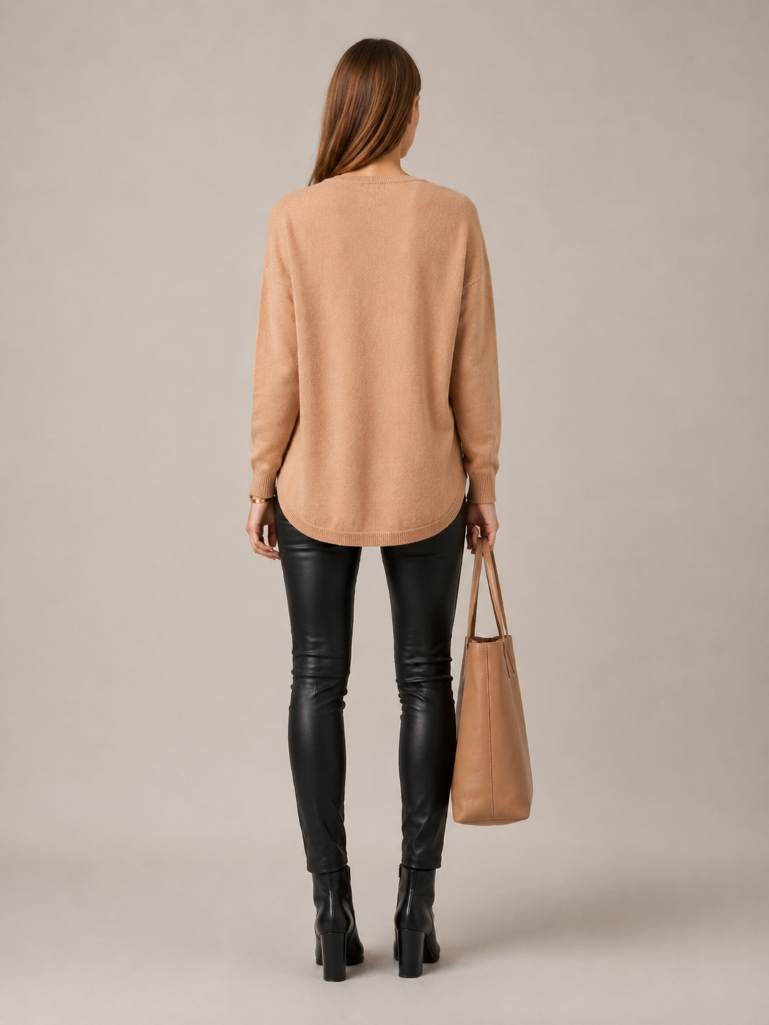 Blossom & Co. Zeitloser Kaschmir-Pullover Camel - Textur & Detail