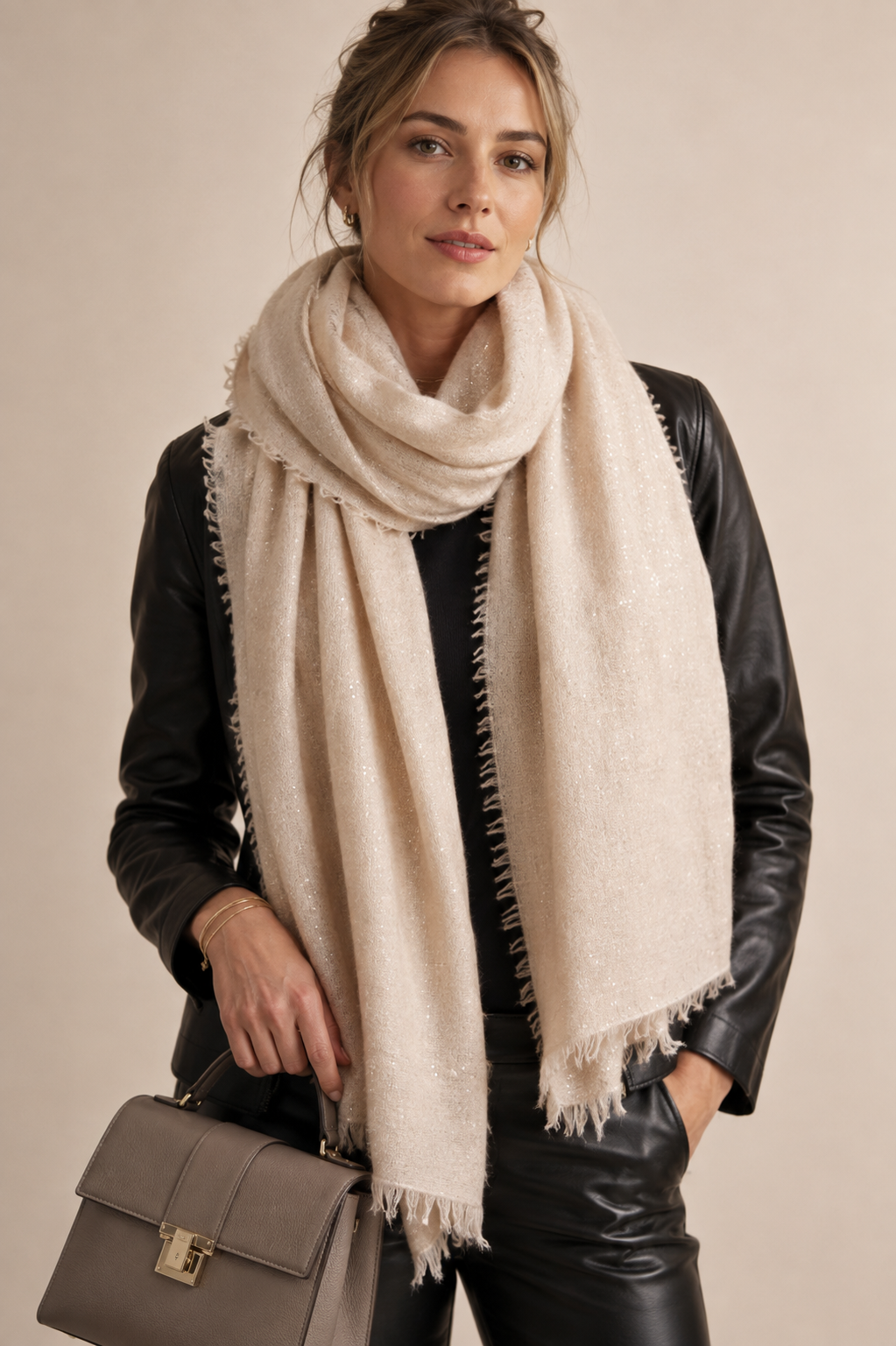 Luxuriöser Schal „Pailletten“ Hellbeige