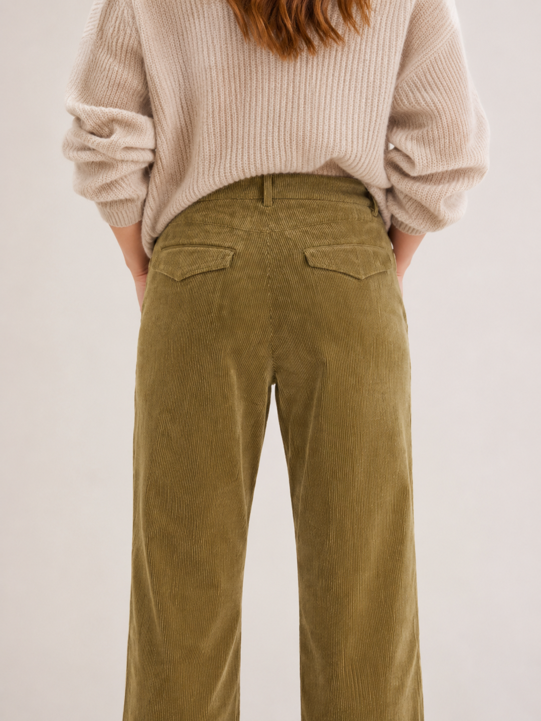 Cordhose „Ortensia“ Helles Olivgrün
