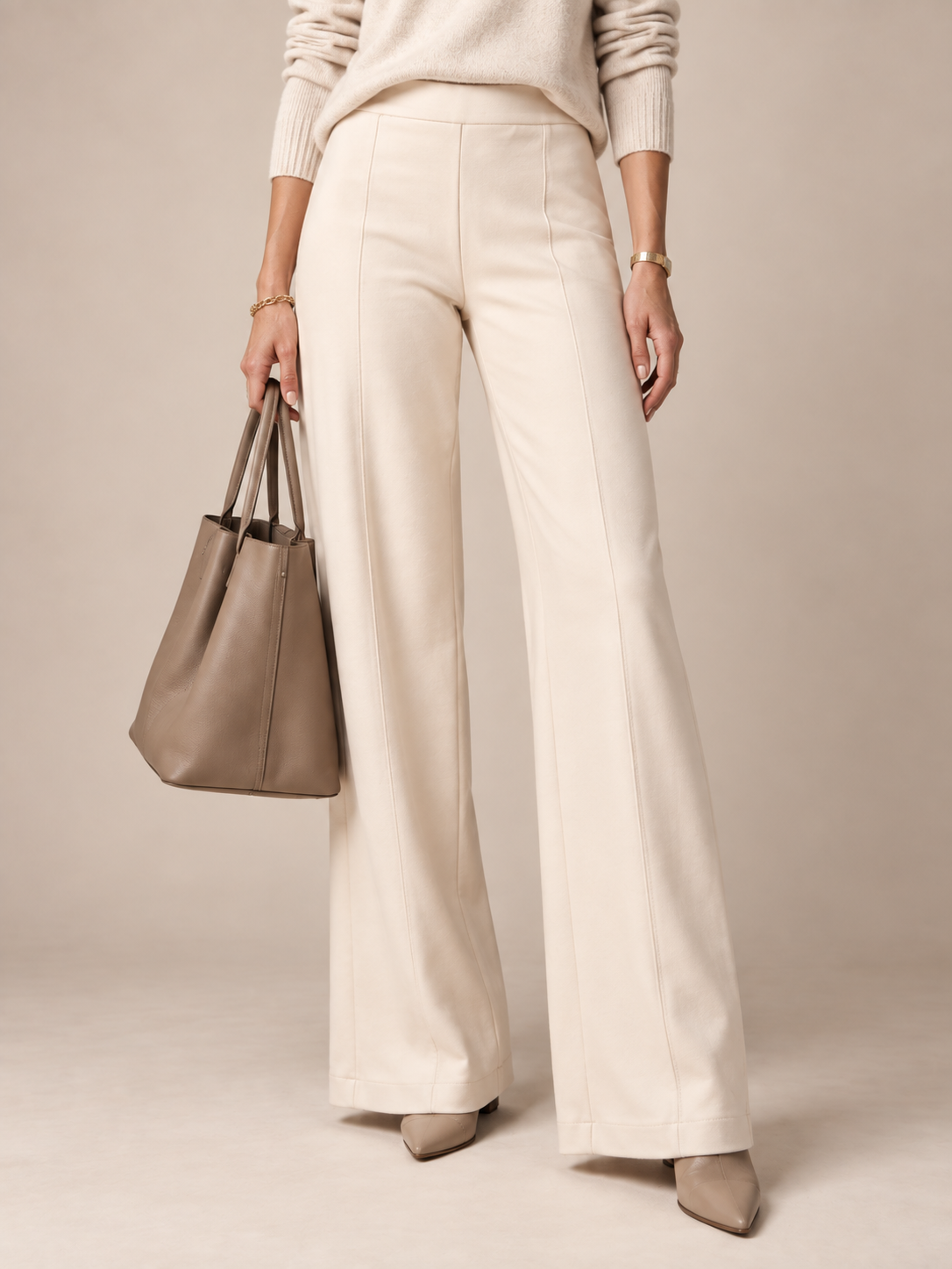 Puristischer Chic / Wide-Leg-Hose „Amber“ Cremefarben / Zoomansicht Studio