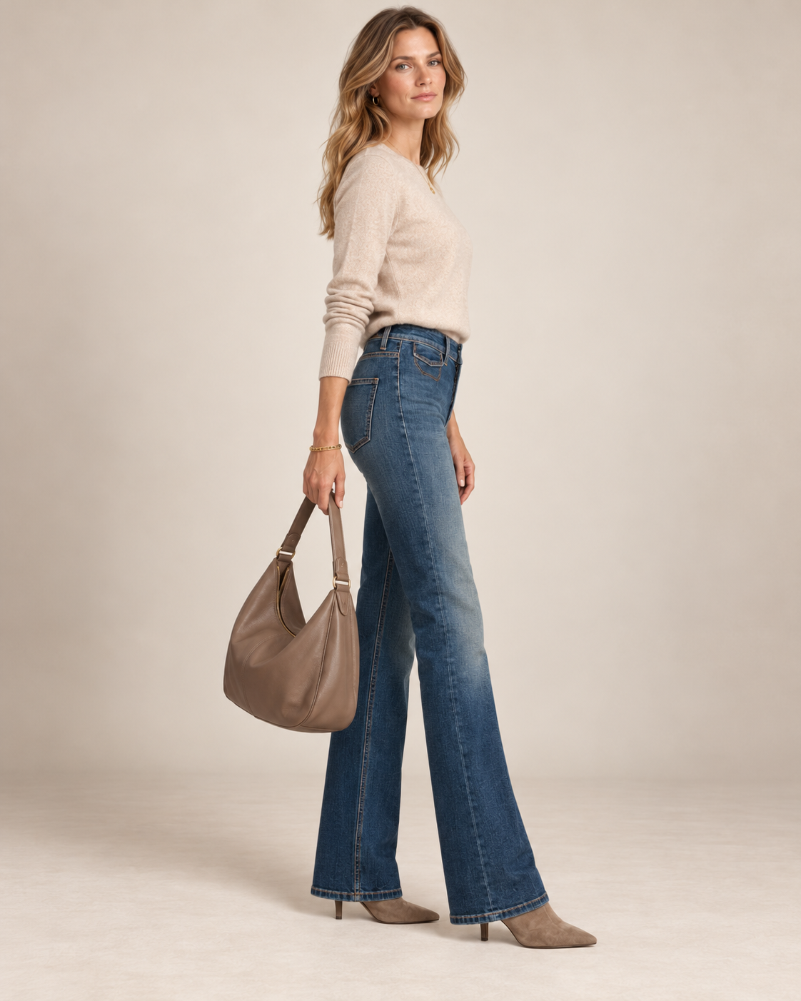 INDIVIDUELLE LÄSSIGKEIT UND CLEVERE DETAILS: DIE JEANS „FABIENNE POCKET“ VON CAMBIO / Seitenansicht