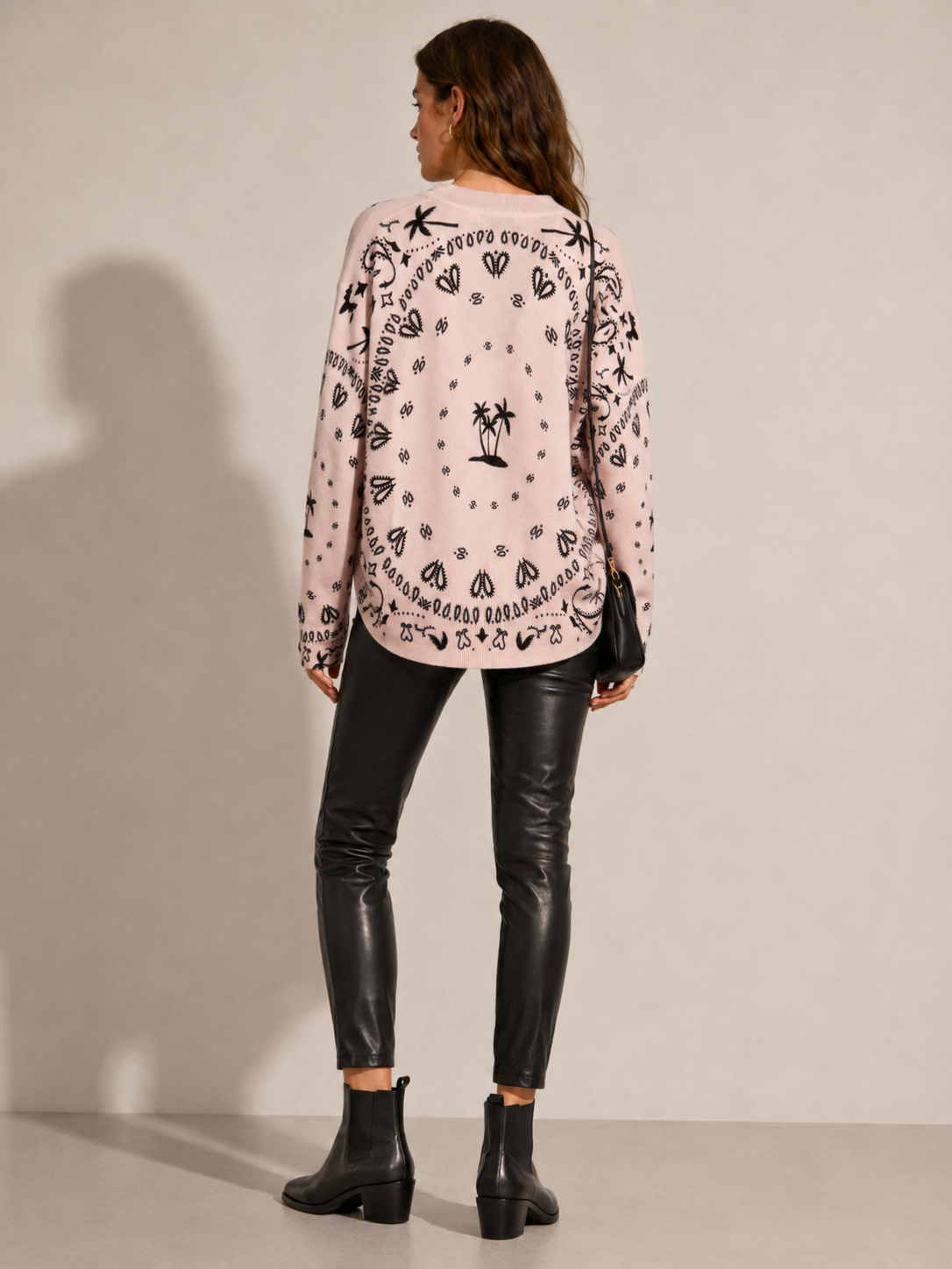 Statement-Pullover „Boho-Chic“ Zartrosa | Schwarz