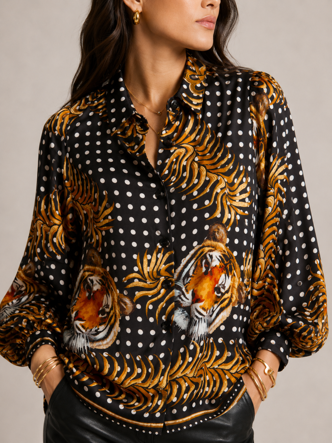 Statement-Bluse „Polka-Dots | Tiger-Motiven“ Schwarz | Multicolor