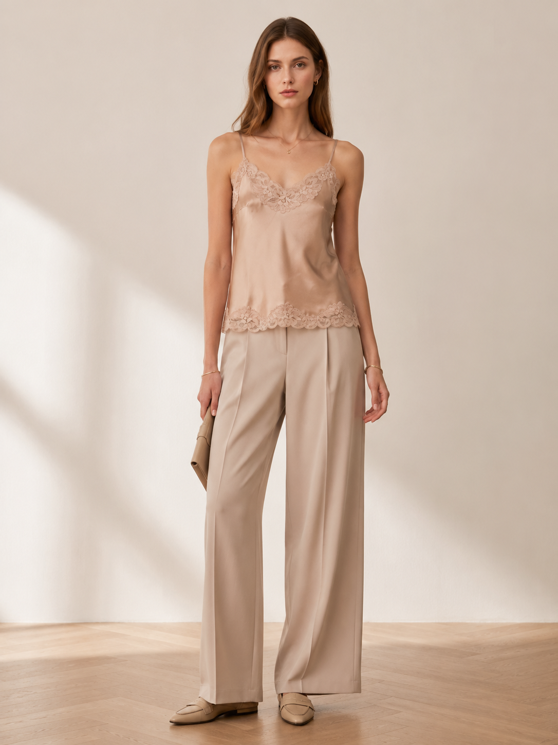 Seidene Spitzen-Camisole „Boudoir-Stil“ Hellbeige / Nude