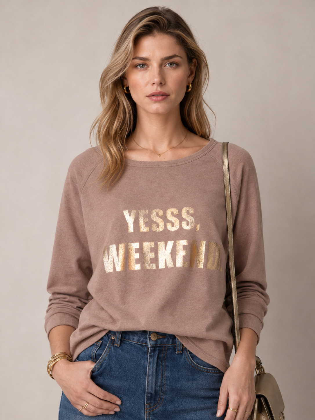 Glamour Sweatshirt „Yessss, Weekend.“ Warmen Braun