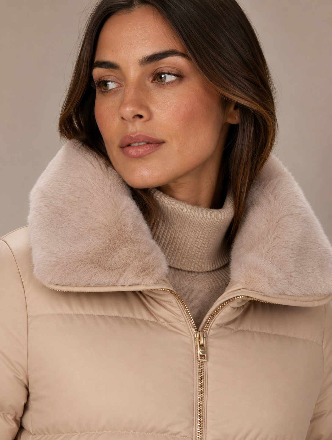 Daunenjacke Hellbeige