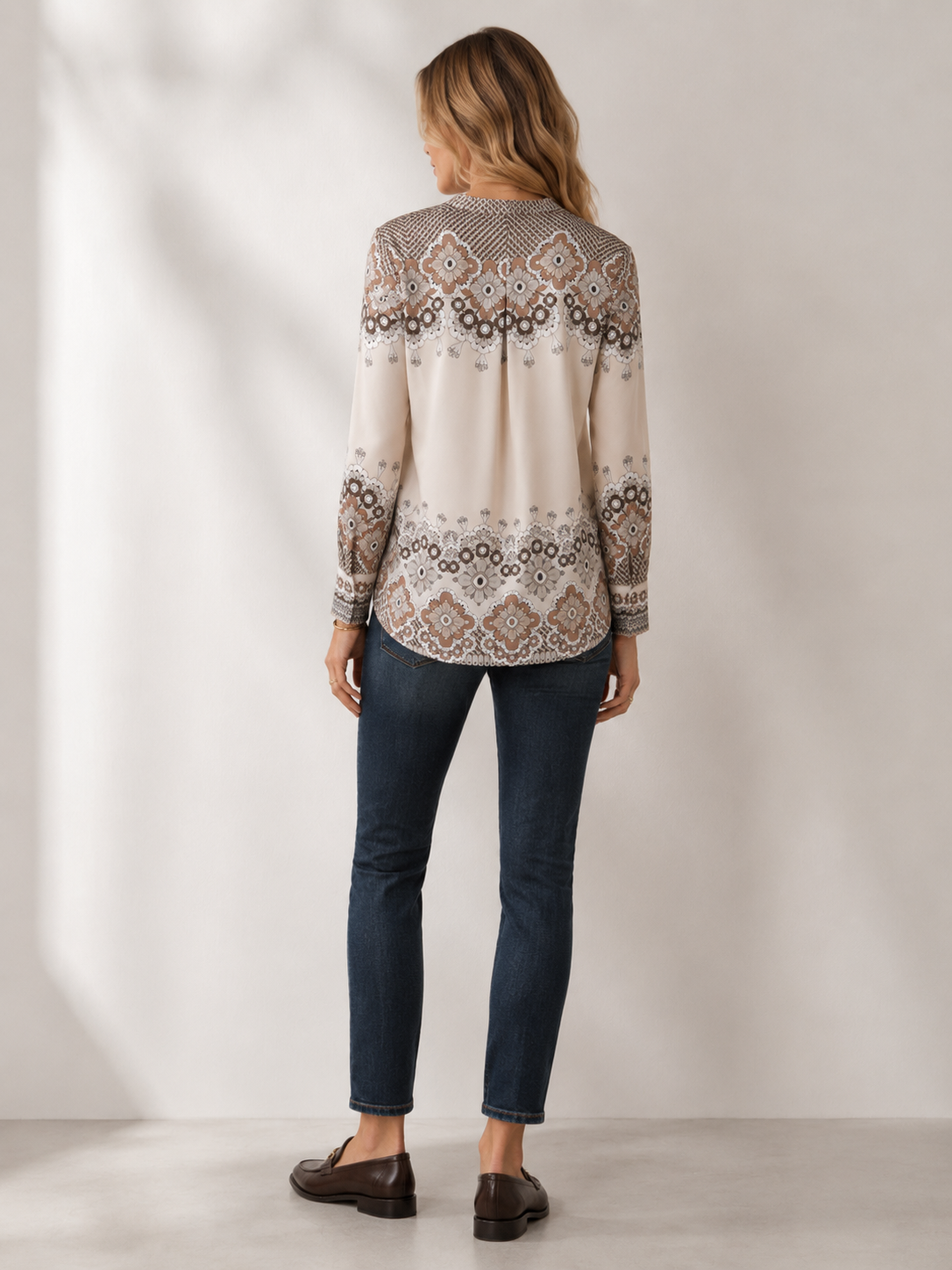 Seidenbluse „Ornamental-Floralen“ Beige-, Braun- | Taupe-Tönen