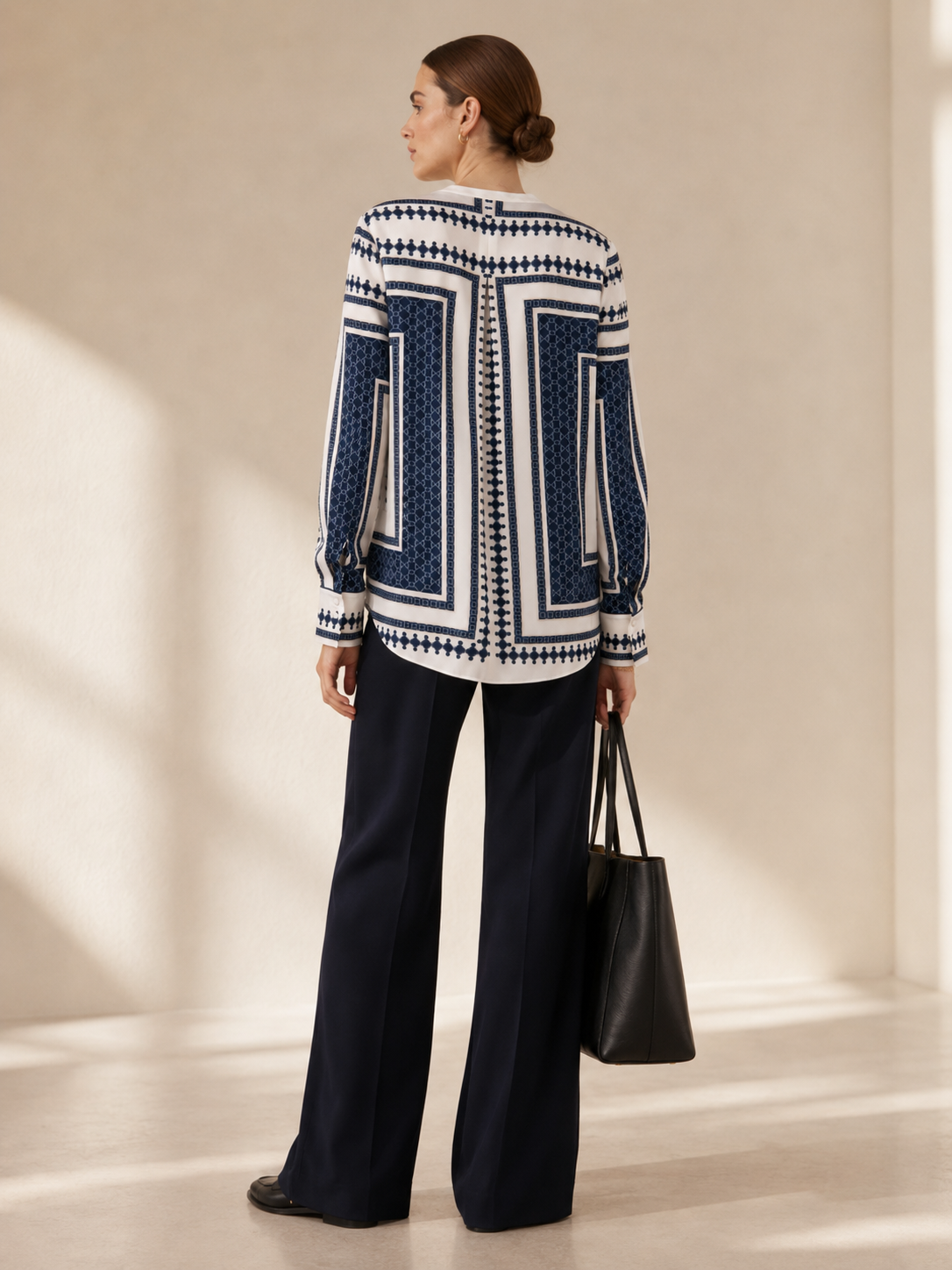 Statement-Bluse „Bordüren-Print“ Blau | Weiß