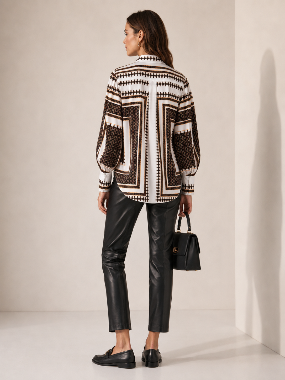 Statement-Bluse „Ketten- & Ornamente“ Braun | Gelb | Weiß
