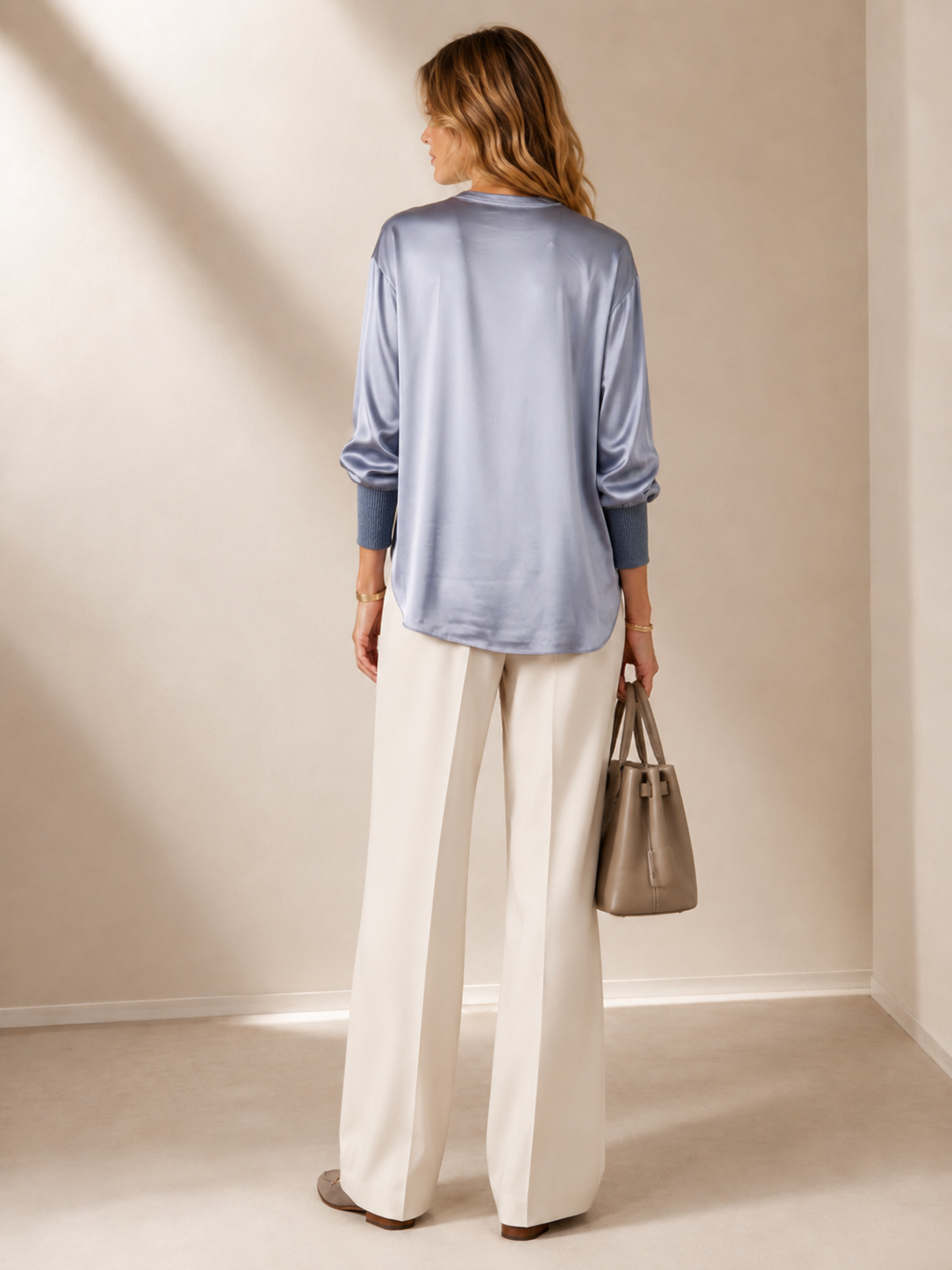 Seidenbluse „EVA“ Hellblau (seidigem Glanz)