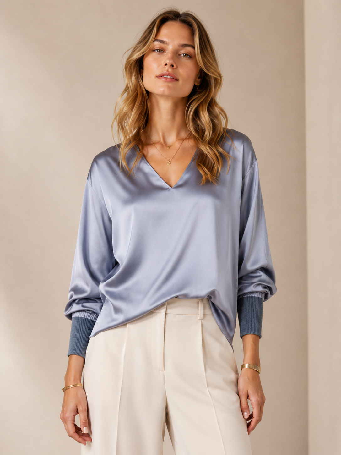 Seidenbluse „EVA“ Hellblau (seidigem Glanz)