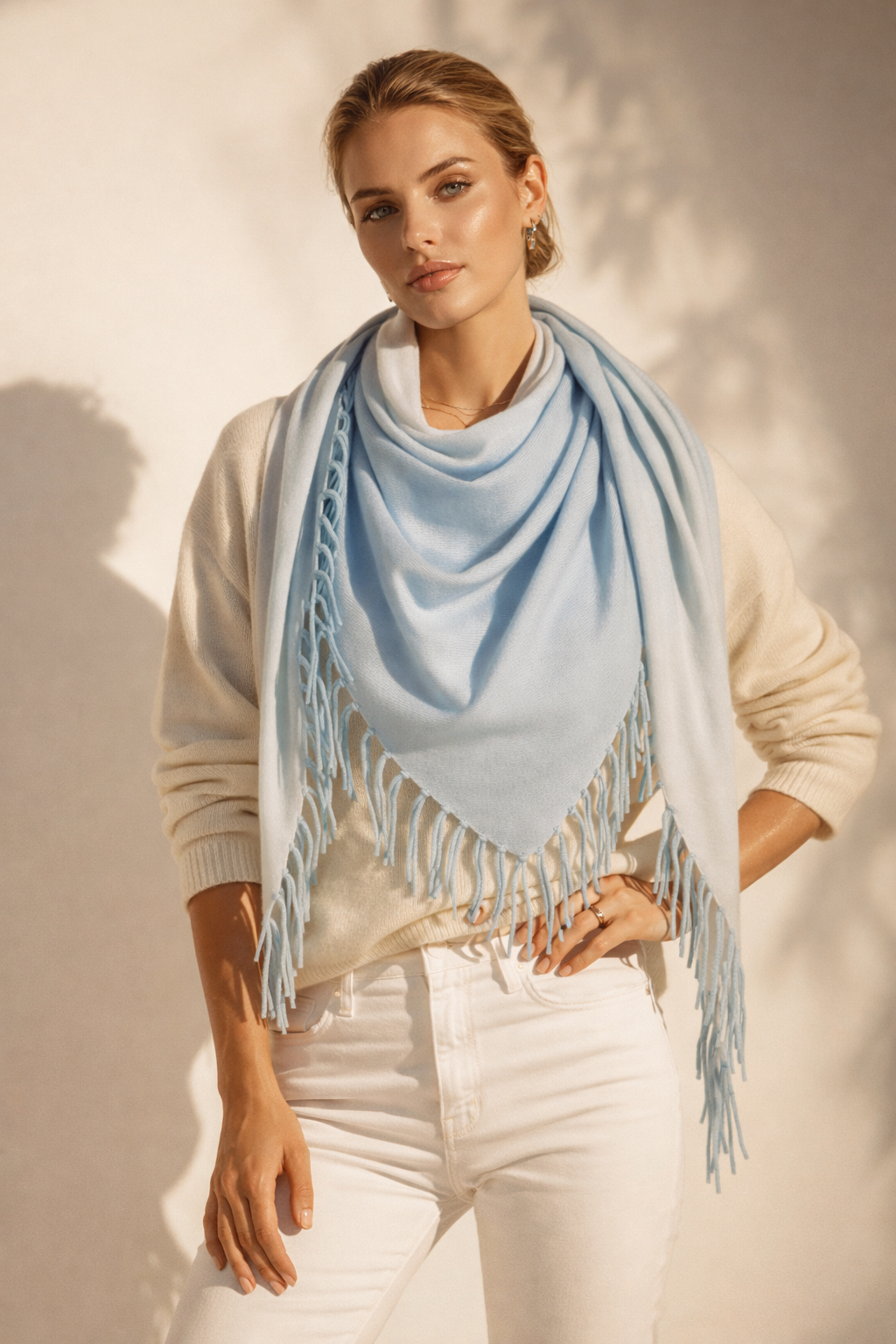 Dreieckstuch „Fransen“ Farbverlauf Hellblau