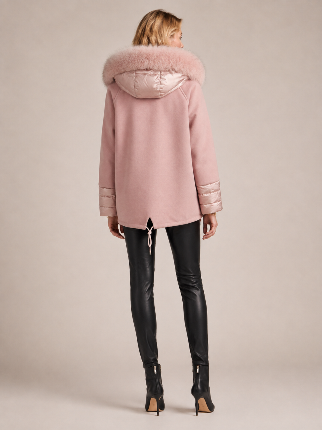 MDF Marco Del Forte Urbane Statement-Daunenjacke Rosé - Textur & Detail