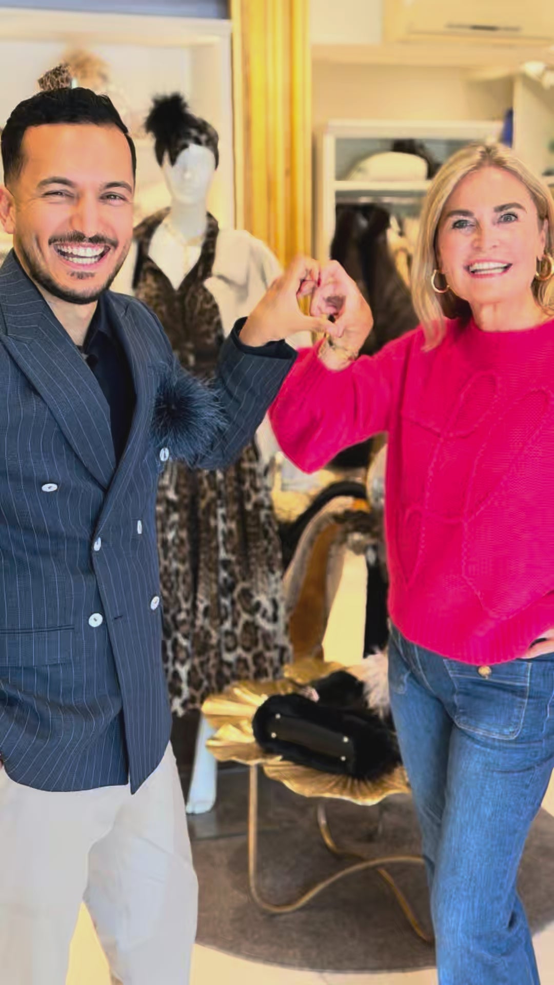 HERZENS Statement-Kaschmir-Pullover „BELLA“ – Produktvideo