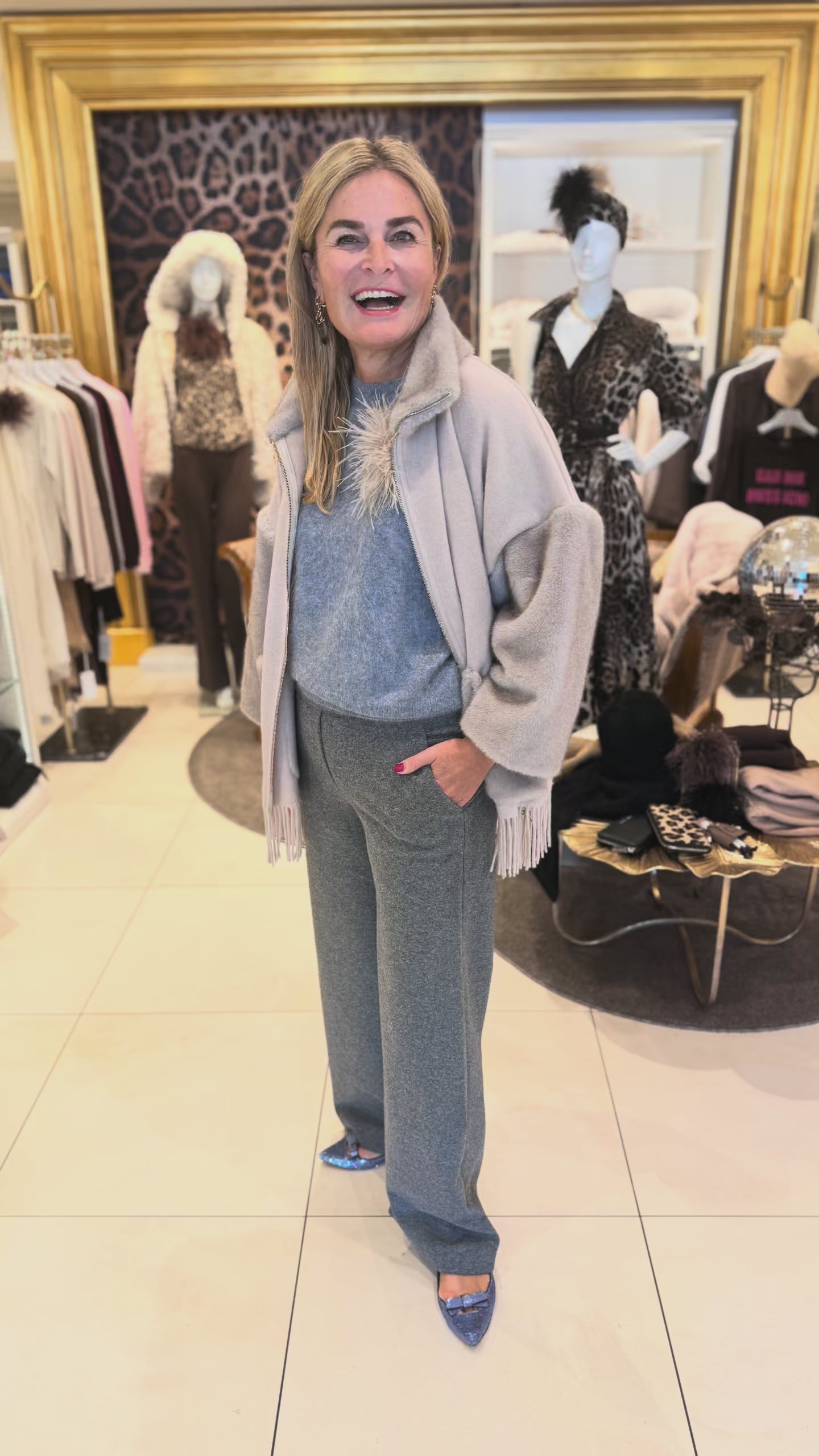 HERNO Cape-Jacke Grau / Cashmosphere Kaschmir Pullover grau / Hose Seductive grau